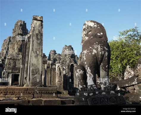 Sự kiện Phá Hoại Angkor Vat của Triều đại Ayutthaya - Chấm Dứt Một Kỷ Nguyên Vàng và Sự Trỗi Đào Của Một Lực Lượng Mới