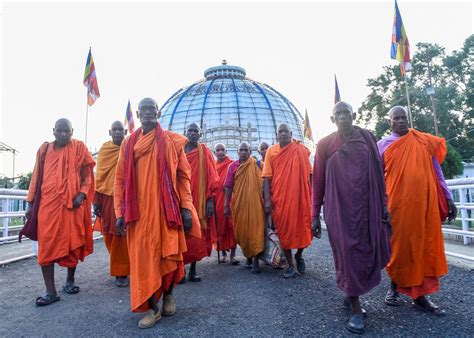 Sự Bùng Nổ Của Vua Srisuvarnaban: Phong Trào Phật Giáo Đại Hành và Sự Khởi Đầu của Một Kỷ Nguyên Mới ở Suvarnabhumi